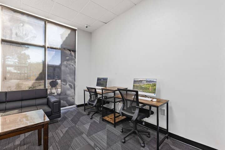 Business Center 18 of 19
